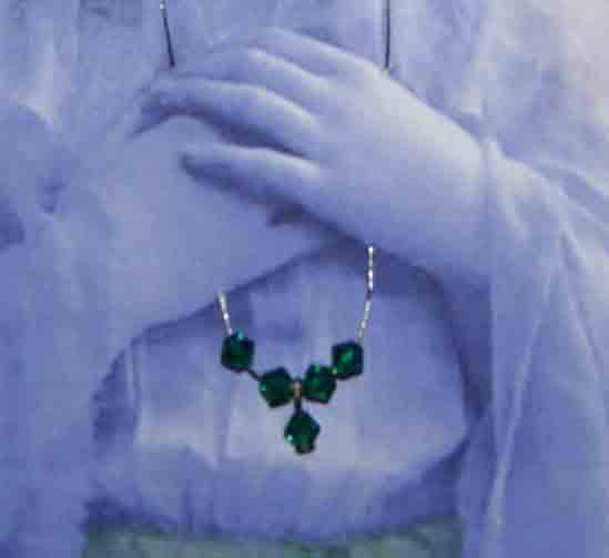 Friendship upclose necklace